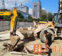 大鸡八操逼网高温下的坚守｜道路建设者用汗水铺就畅通路